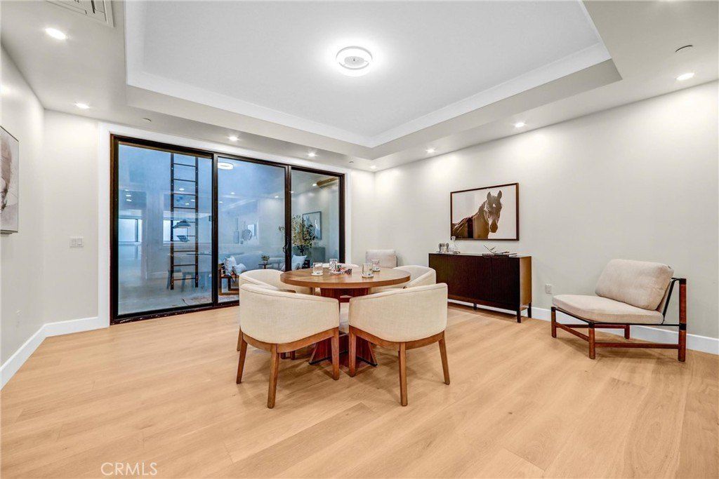 330 Arbolada Drive. Arcadia, CA 91006