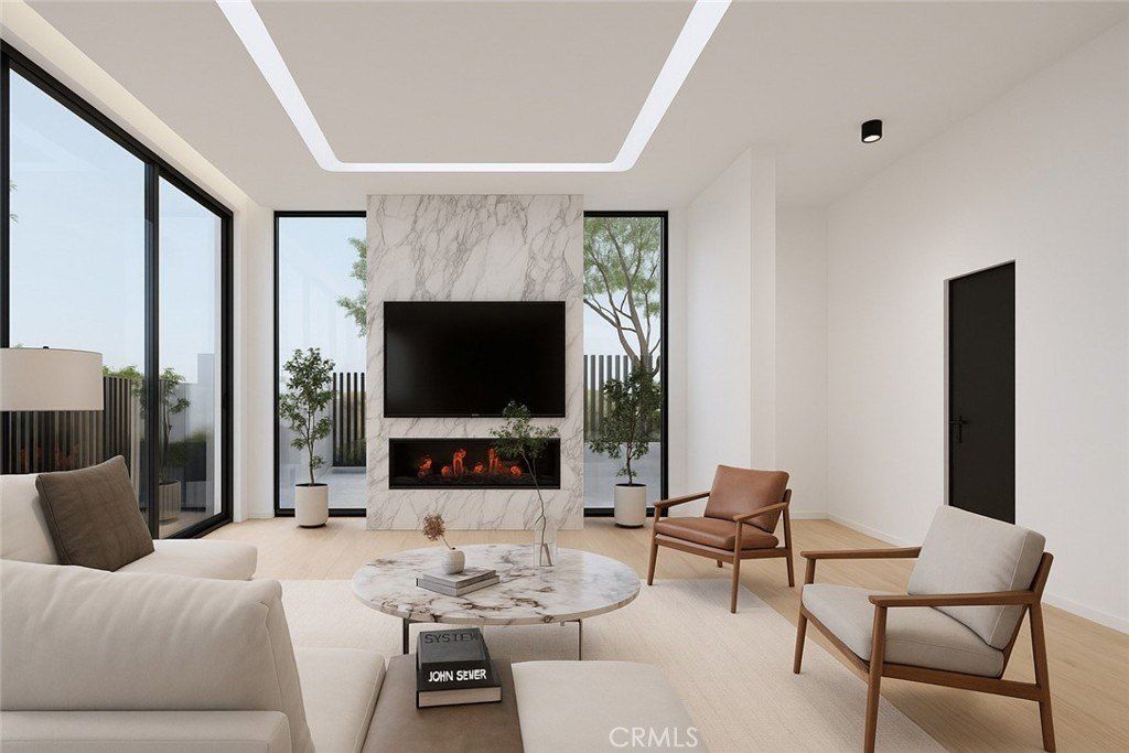 400 Heliotrope. Corona Del Mar, CA 92625