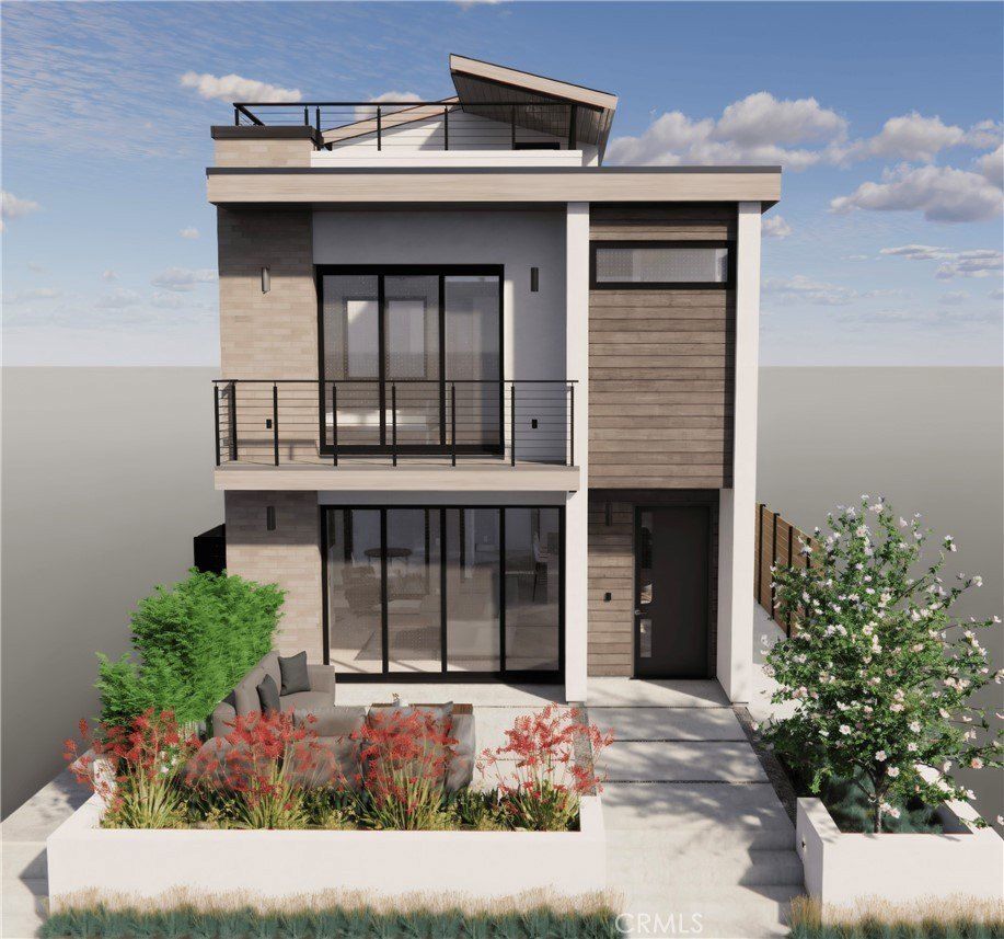 305 Fernleaf. Corona Del Mar, CA 92625