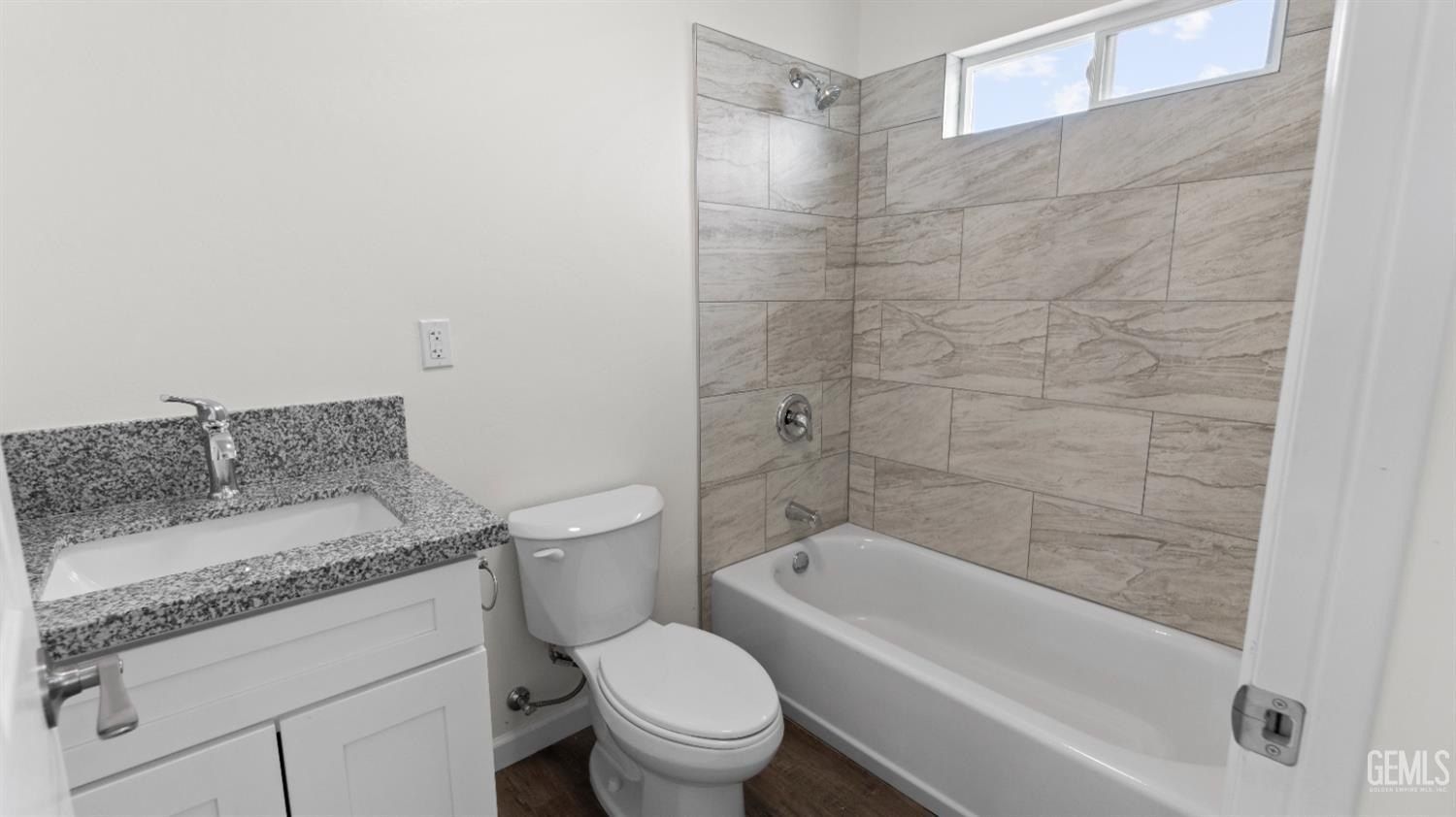 117 North Street. Porterville, CA 93258