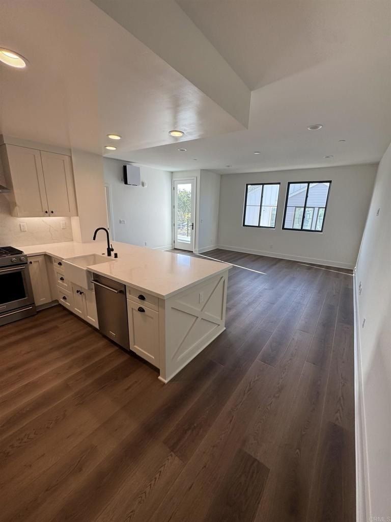 1105 Catania Court. Encinitas, CA 92024