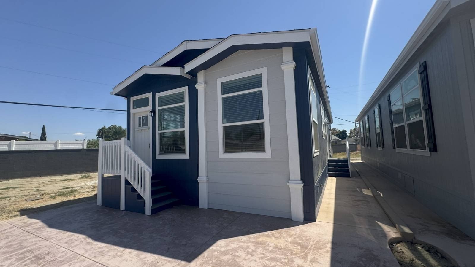 13440  S Lakewood Blvd. Bellflower, CA 90706