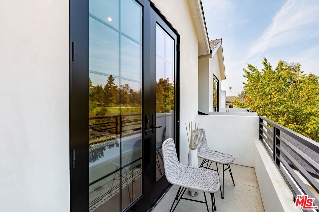 2565 Patricia Ave. Los Angeles, CA 90064