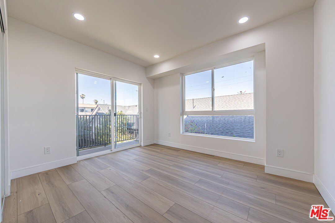 5436 Romaine St. Los Angeles, CA 90038