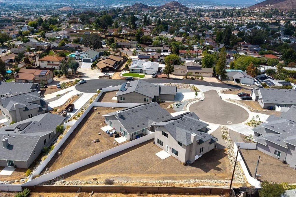 1616 Mauzy Way. El Cajon, CA 92021