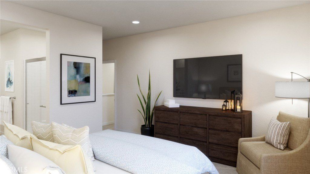 7018 Solara Way. Westminster, CA 92683