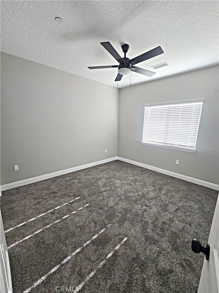 22645 El Centro Court. Apple Valley, CA 92307