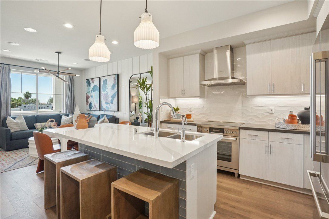 127 N First Avenue. Upland, CA 91786