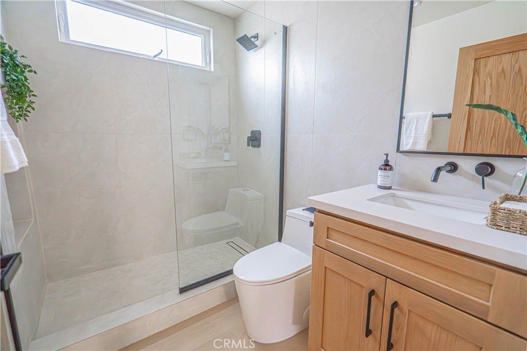 109 S Dunning. Ventura, CA 93003