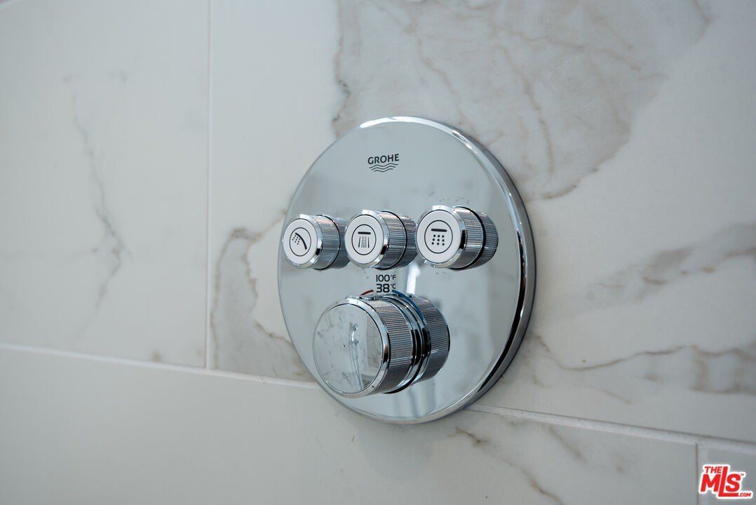 7833 Denrock Ave. Los Angeles, CA 90045