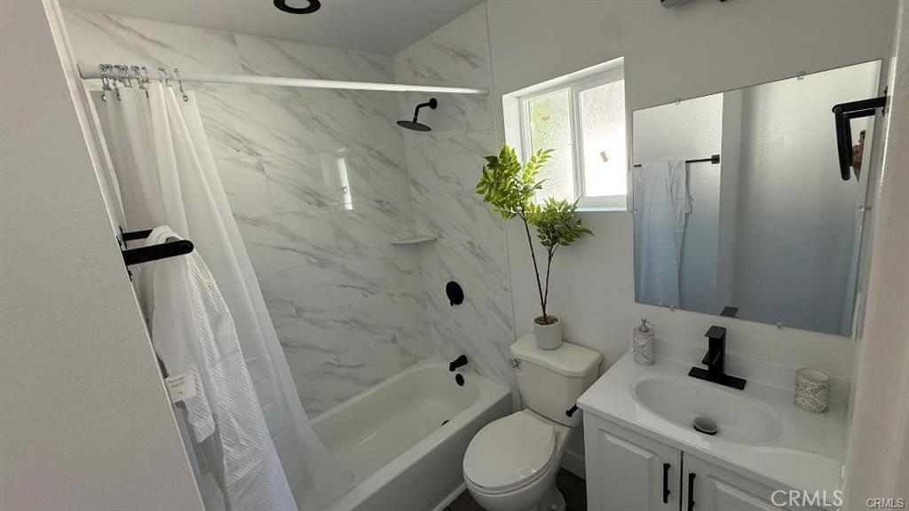 9412 Wilmington Avenue. Los Angeles, CA 90002