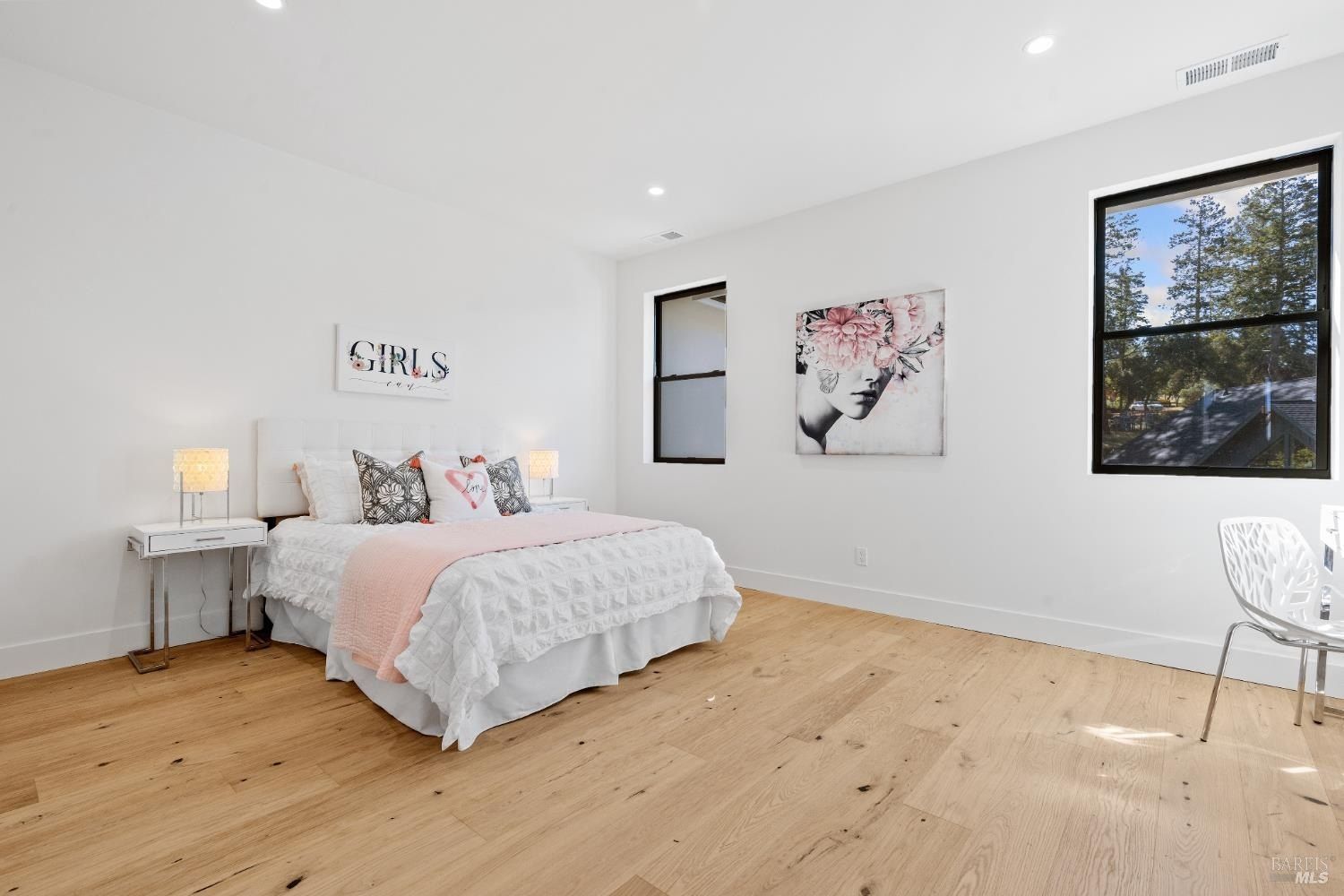 2012 Eagle Court. Santa Rosa, CA 95403