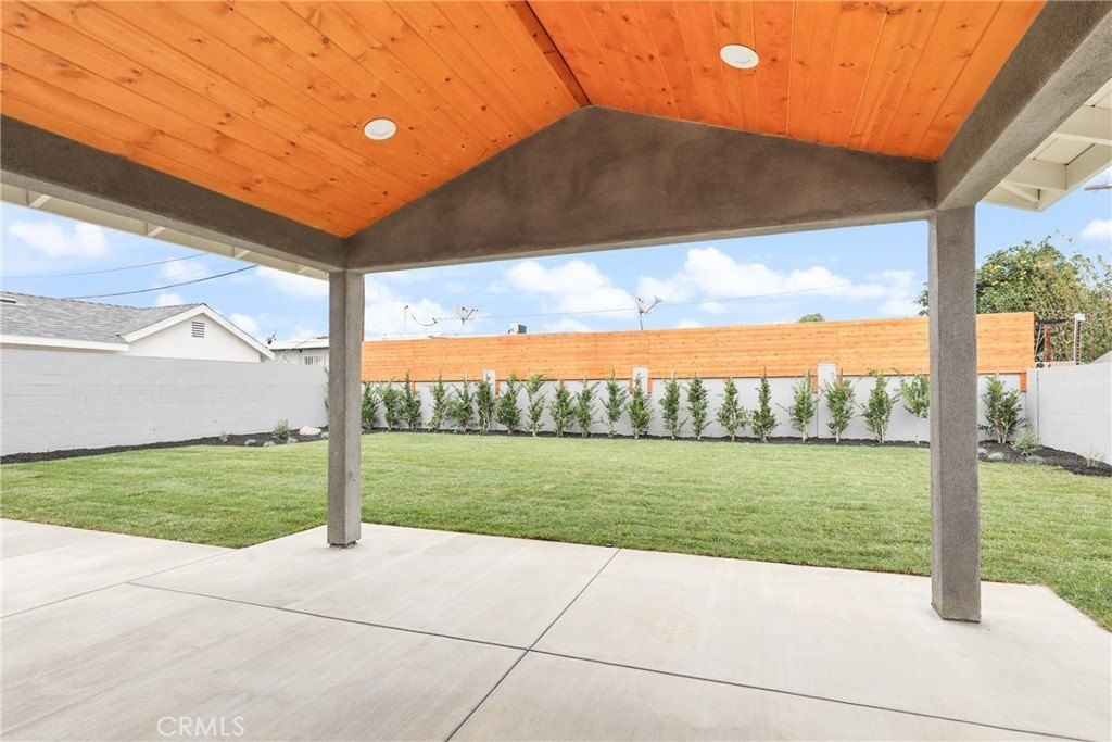 11858 Fellows Ave. San Fernando, CA 91340