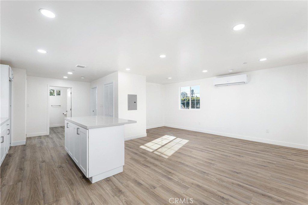 496 E 52Nd. Long Beach, CA 90805