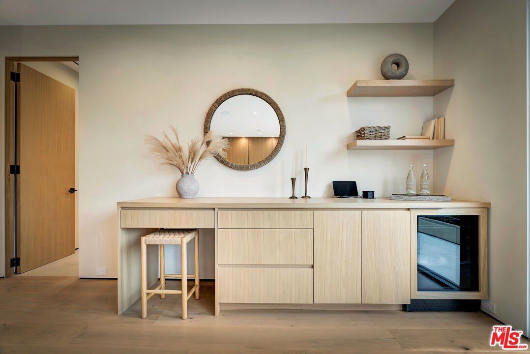 12307 Collins St. Valley Village, CA 91607