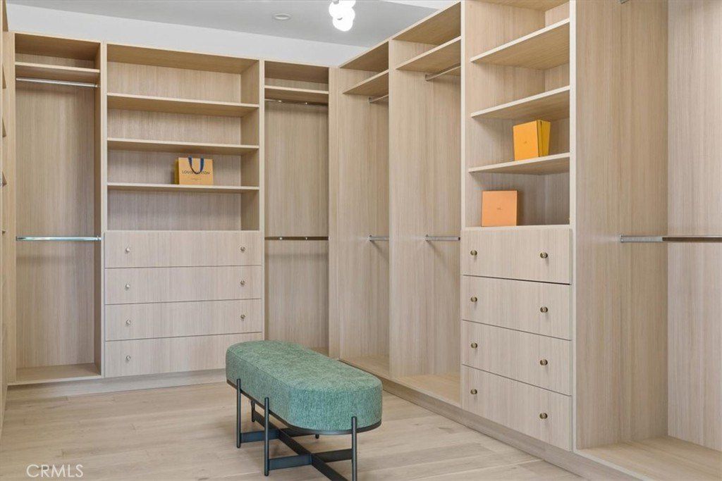 1806 6Th Street. Manhattan Beach, CA 90266