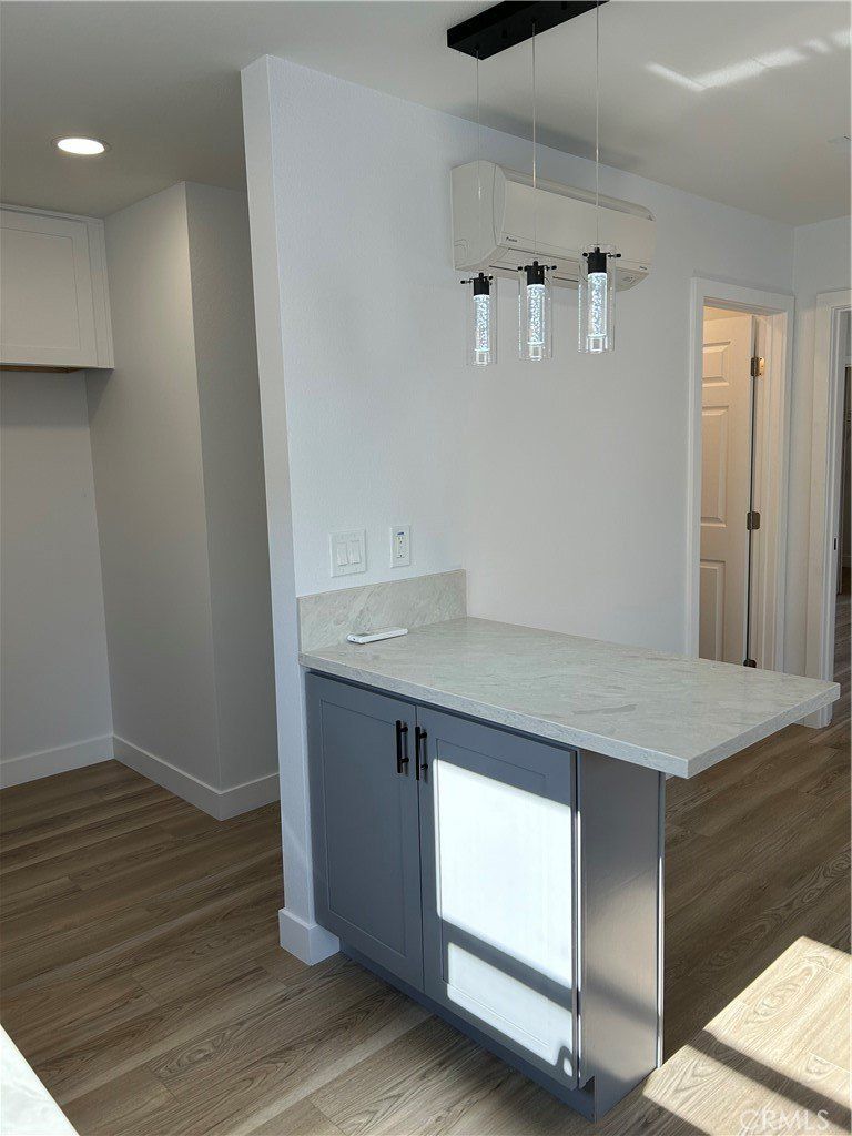 2033 W Burnett Street. Long Beach, CA 90810