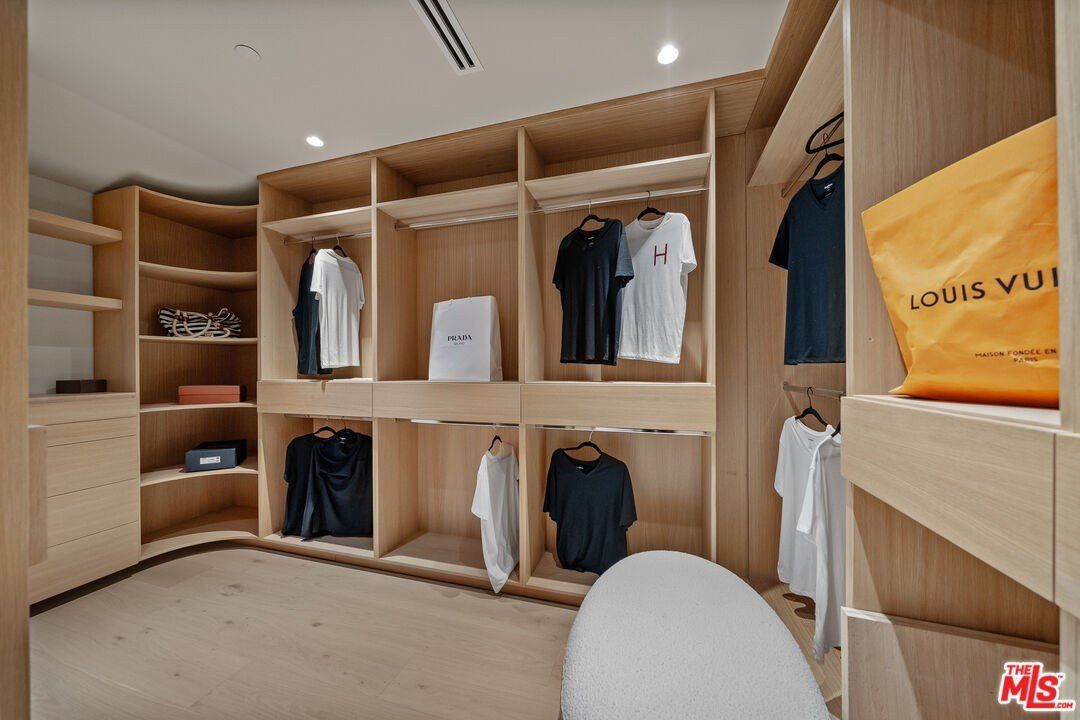 14000 Otsego St. Sherman Oaks, CA 91423