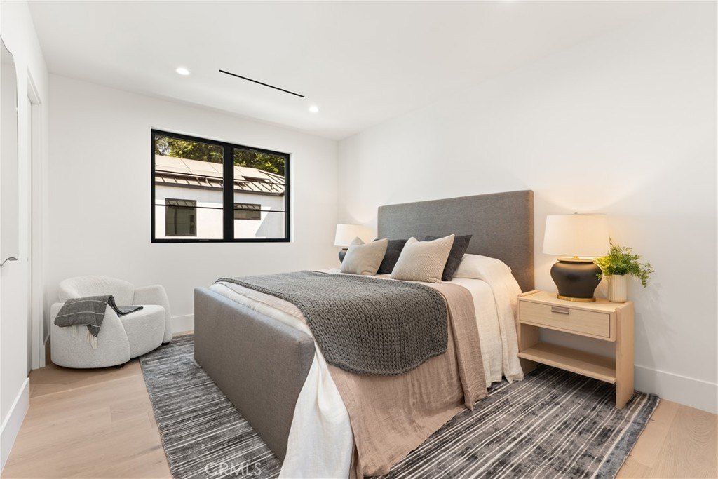 4205 Agnes Avenue. Studio City, CA 91604