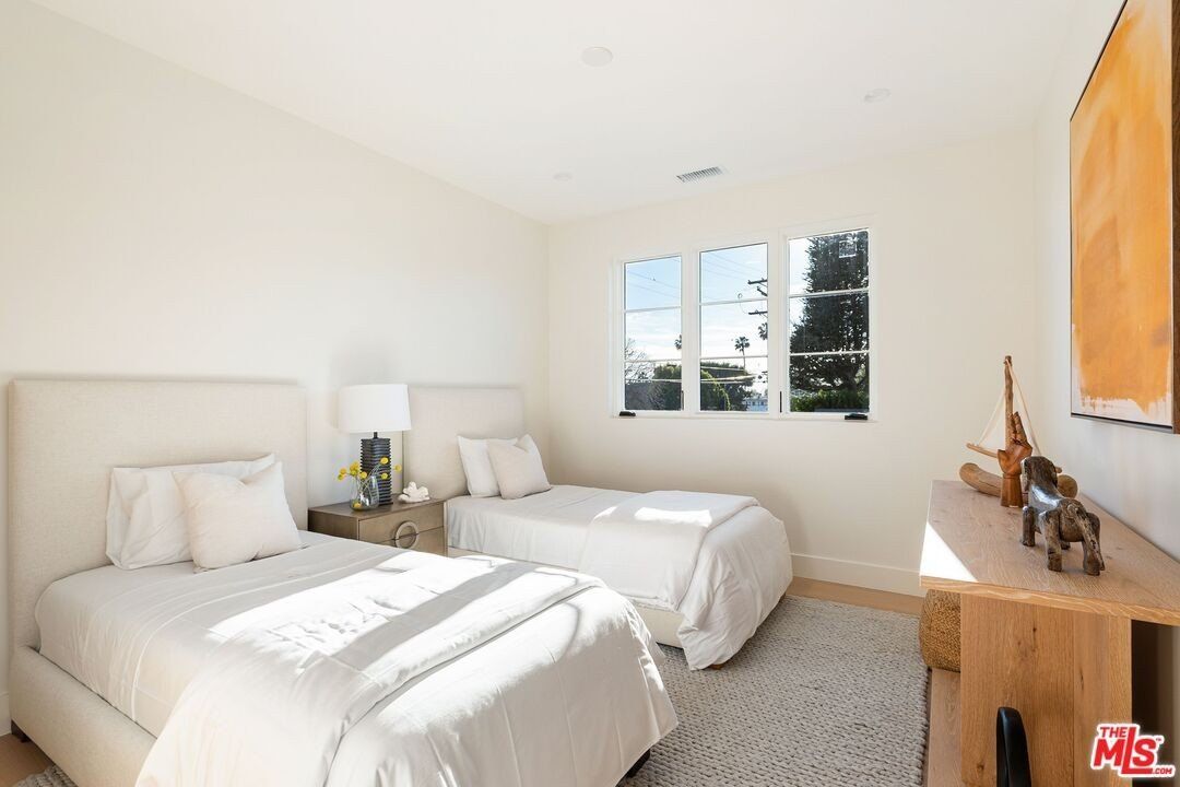 3662 Stoner Ave. Los Angeles, CA 90066