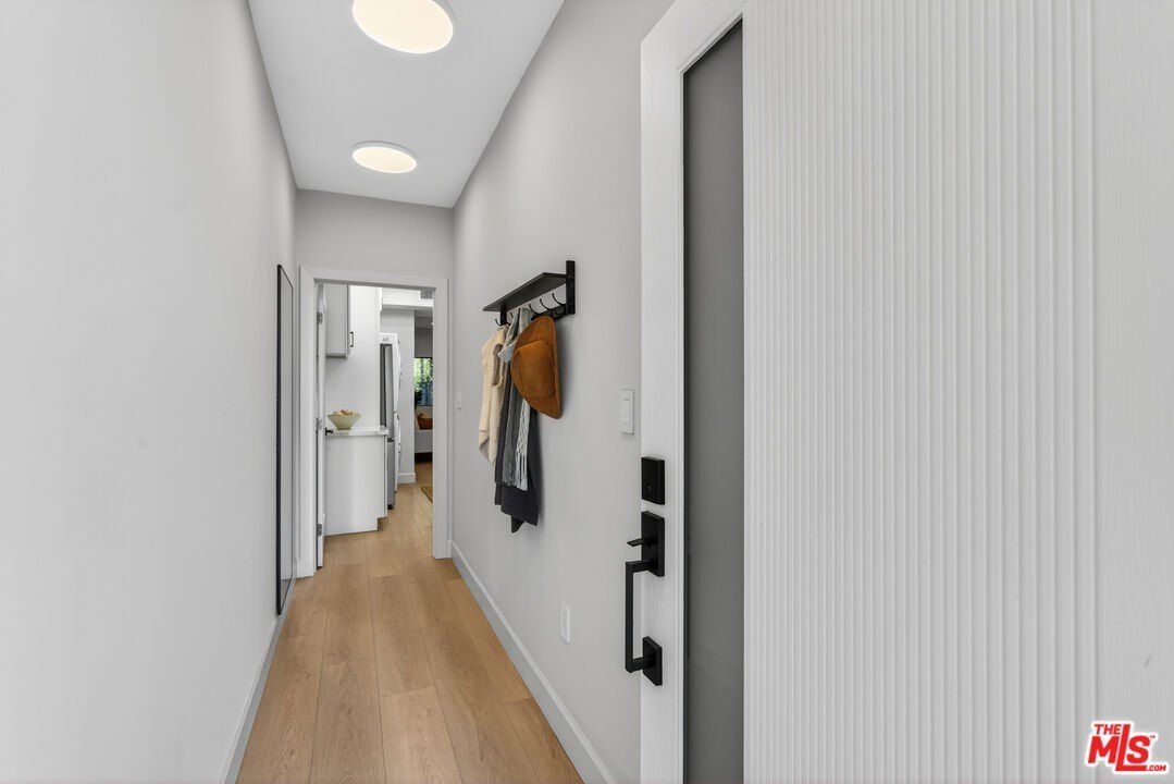 2931 S Bronson Ave. Los Angeles, CA 90018