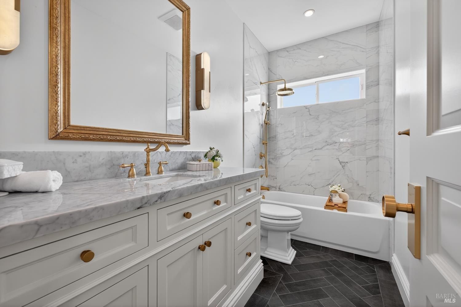 3724 Lakebriar Place. Santa Rosa, CA 95403