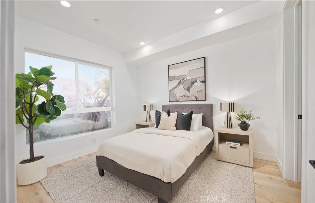 542 N Serrano Avenue 12. Los Angeles, CA 90004