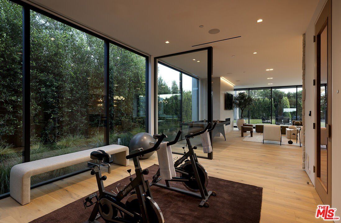 1660 Casale Rd. Pacific Palisades, CA 90272