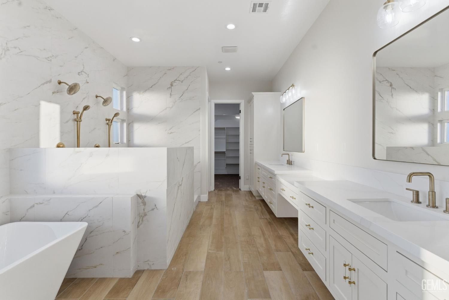 8023 Immaculate. Bakersfield, CA 93313