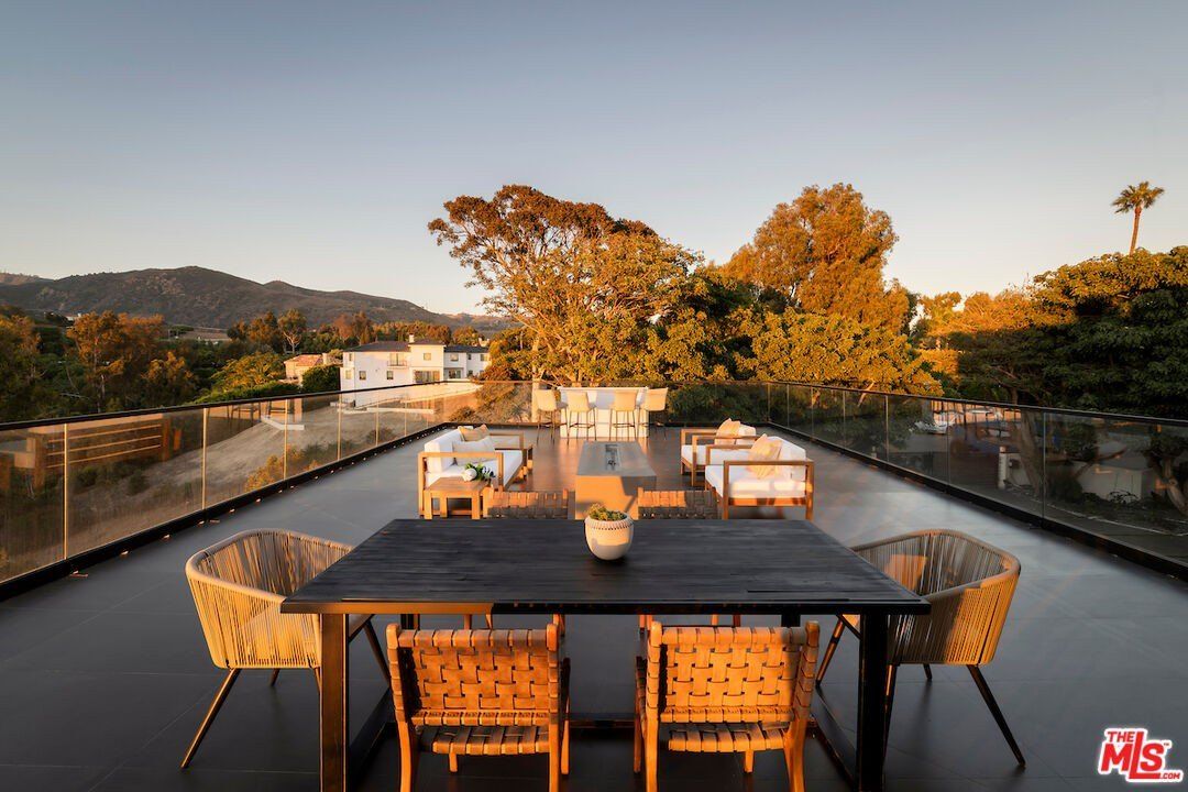 5931 Kanan Dume Rd. Malibu, CA 90265