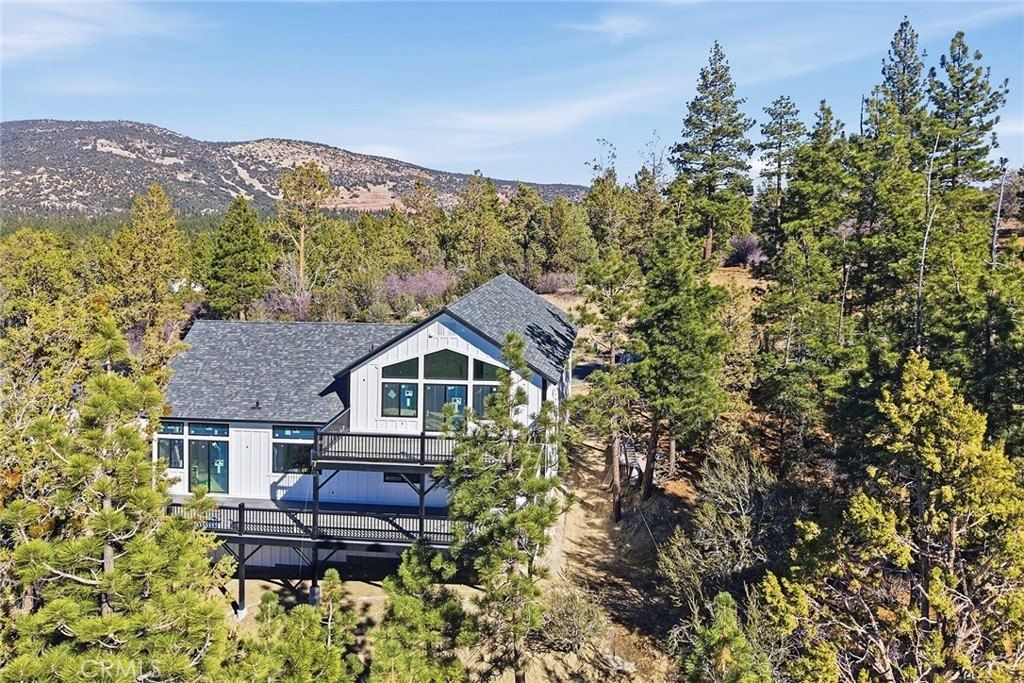 445 Woodcreek. Big Bear City, CA 92314
