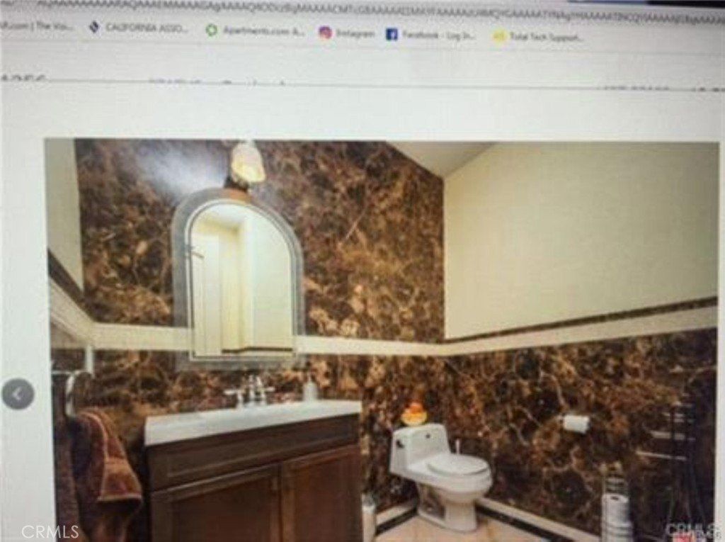 5717 Melvin Avenue. Tarzana, CA 91356