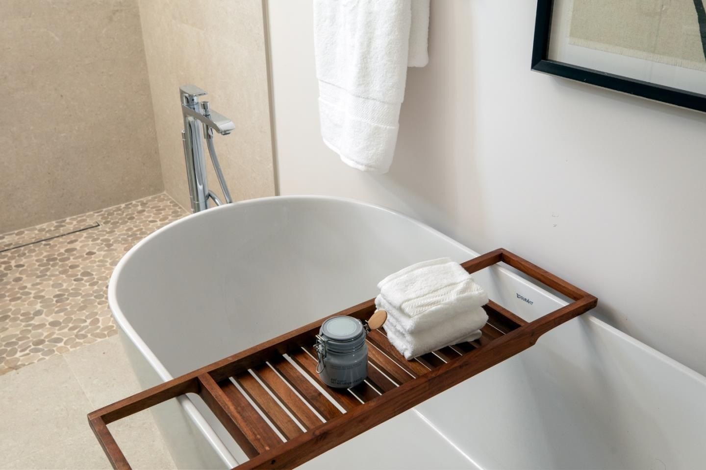 Bay Rd. Menlo Park, CA 94025