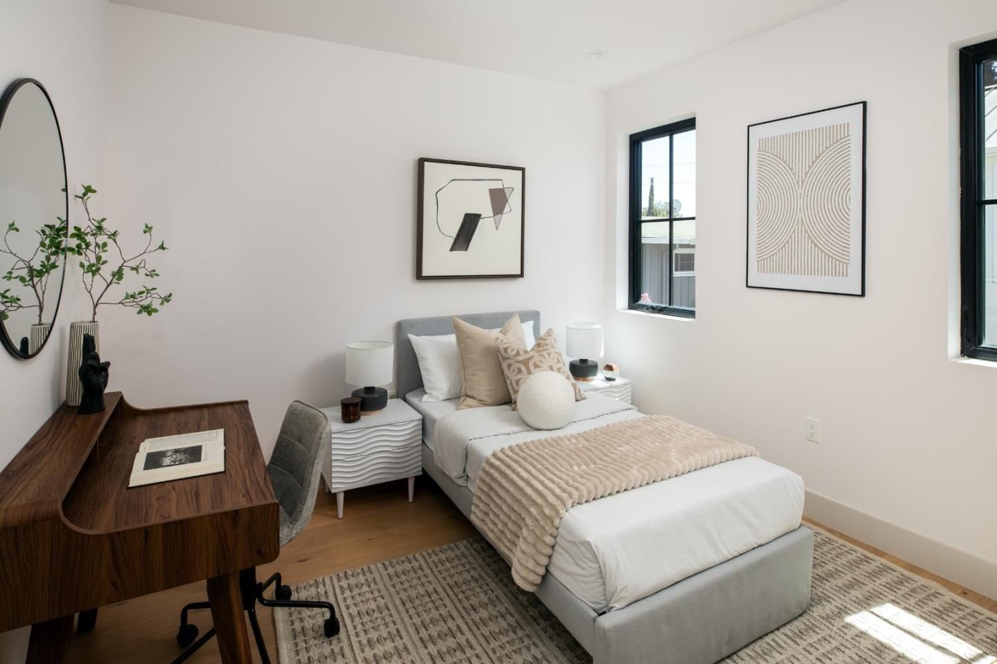 813 Bay Rd. Menlo Park, CA 94025