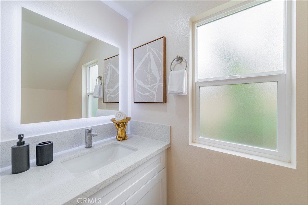 11237 Gladhill Road. Whittier, CA 90604