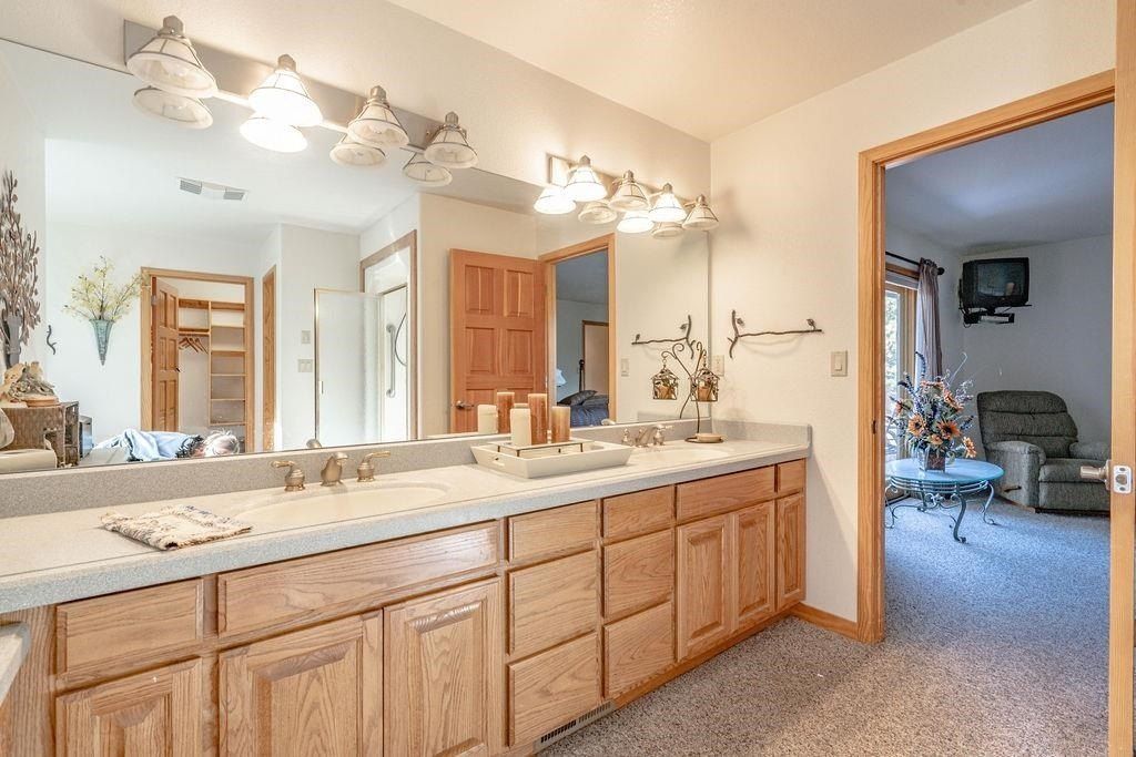 954 Cloud Painter. Clio, CA 96106