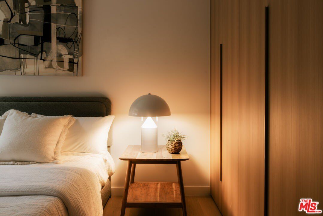 2919 Waverly Dr. Los Angeles, CA 90039