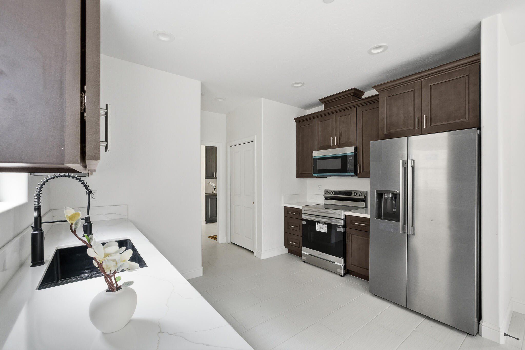 6347 W Elowin Avenue. Visalia, CA 93291