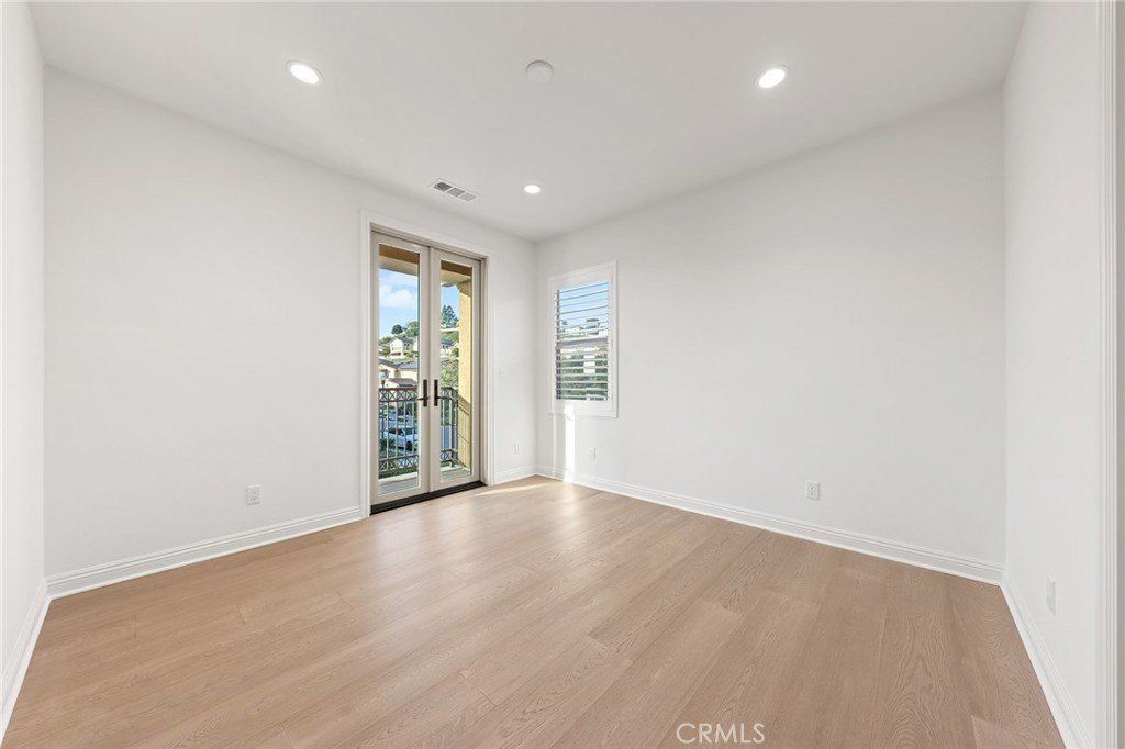 1592 Sunset View. Lake Forest, CA 92679