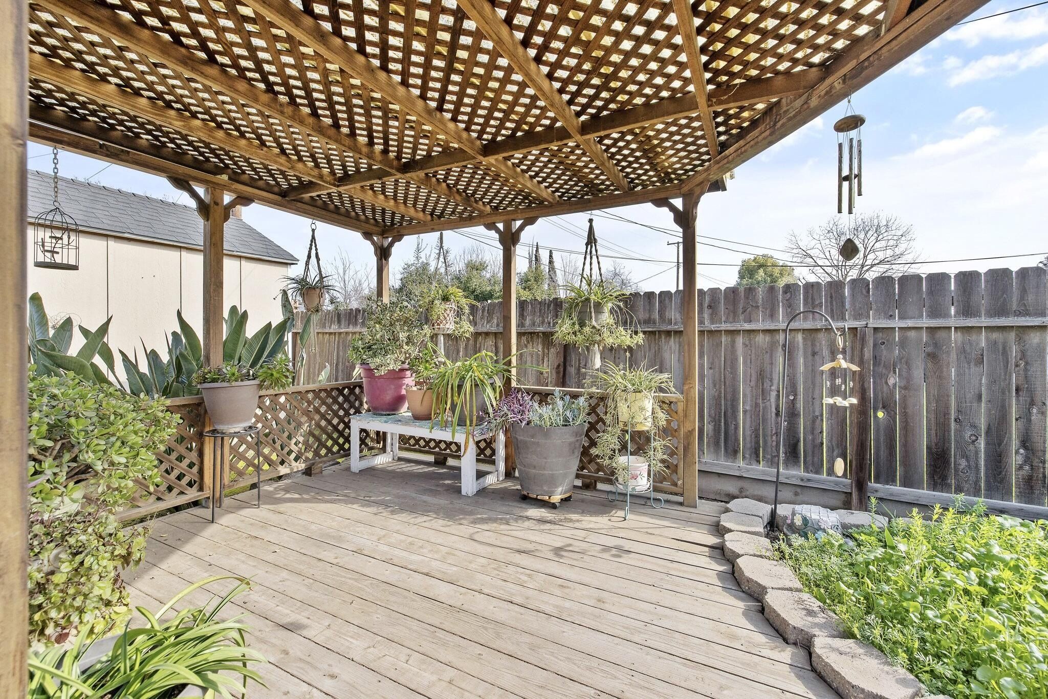 3942 W Vassar Avenue. Visalia, CA 93277