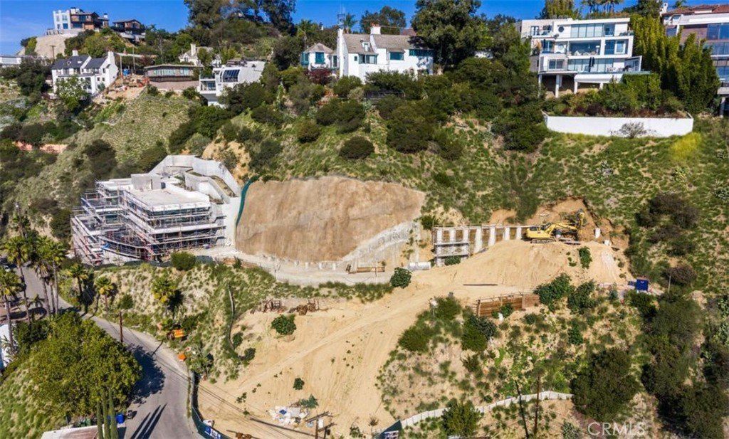 2004 Sunset Plaza Drive. Los Angeles, CA 90026