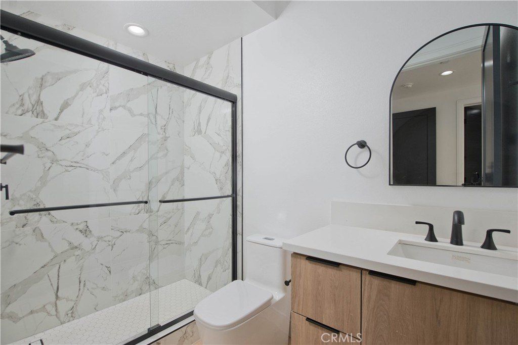 540 N Serrano 12. Los Angeles, CA 90004