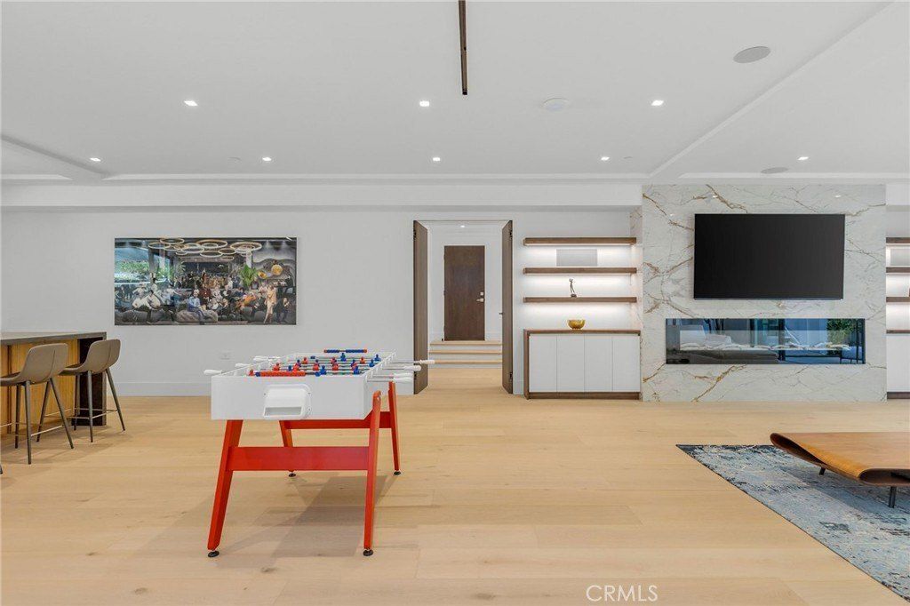 4 Geneve. Newport Beach, CA 92660