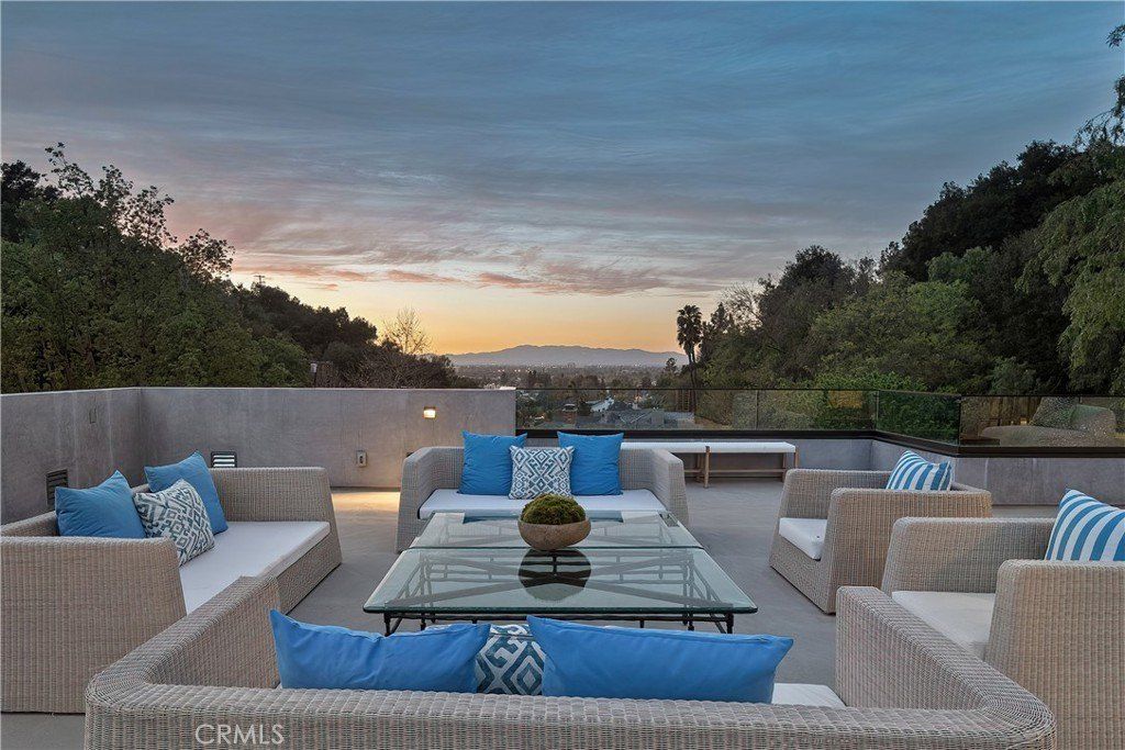 3720 Goodland Avenue. Studio City, CA 91604