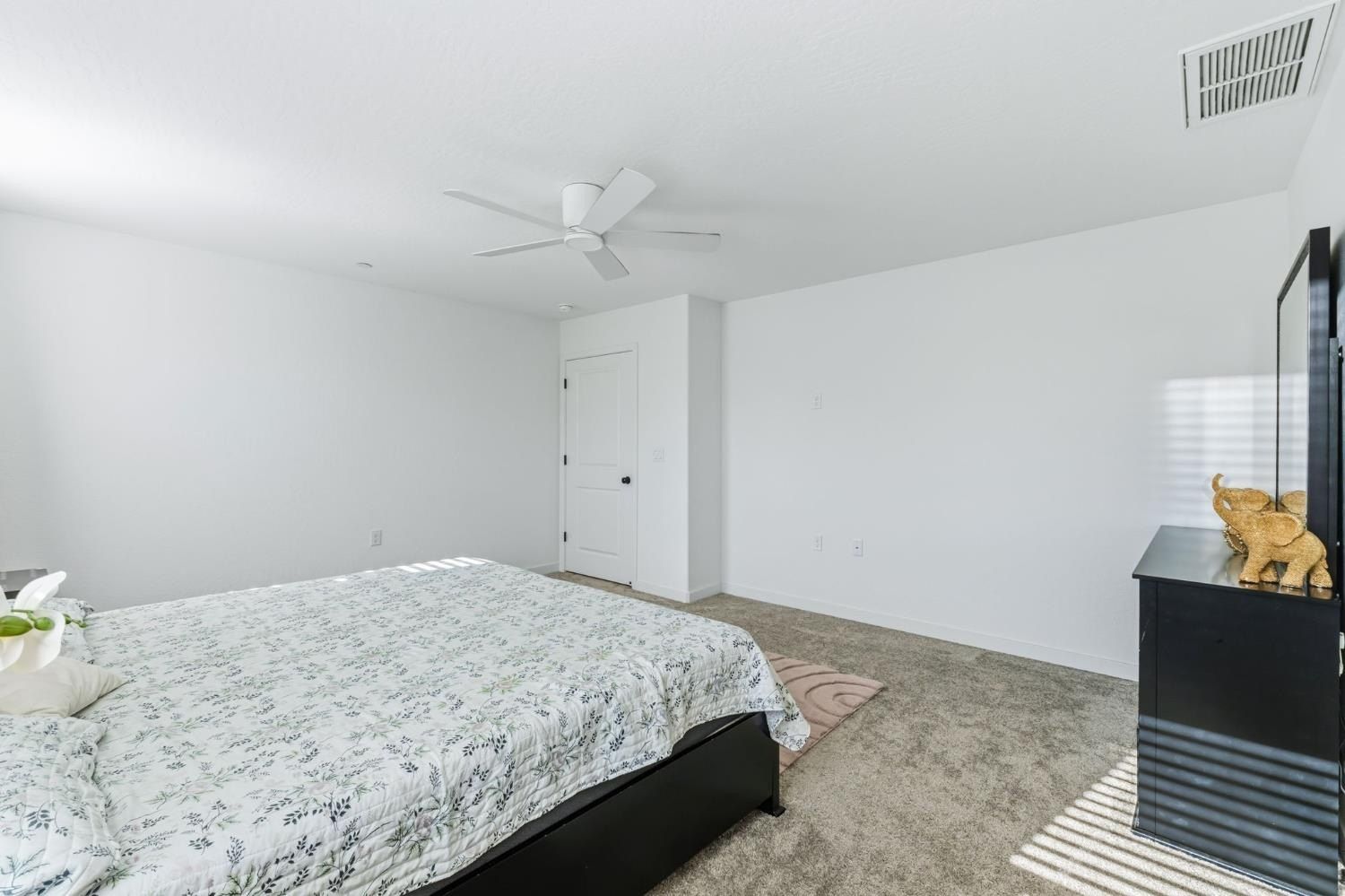 6293 W Willis Avenue. Fresno, CA 93723