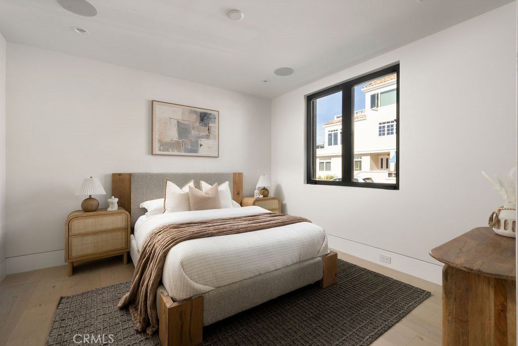 2501 Seaview Avenue. Corona Del Mar, CA 92625