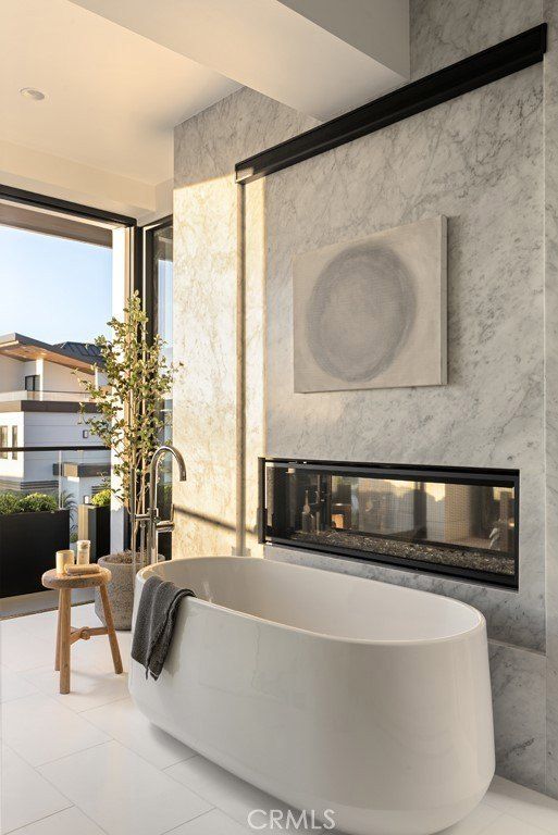 220 Carnation Avenue. Corona Del Mar, CA 92625