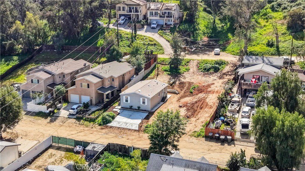 17635 Nelson Avenue. Lake Elsinore, CA 92530