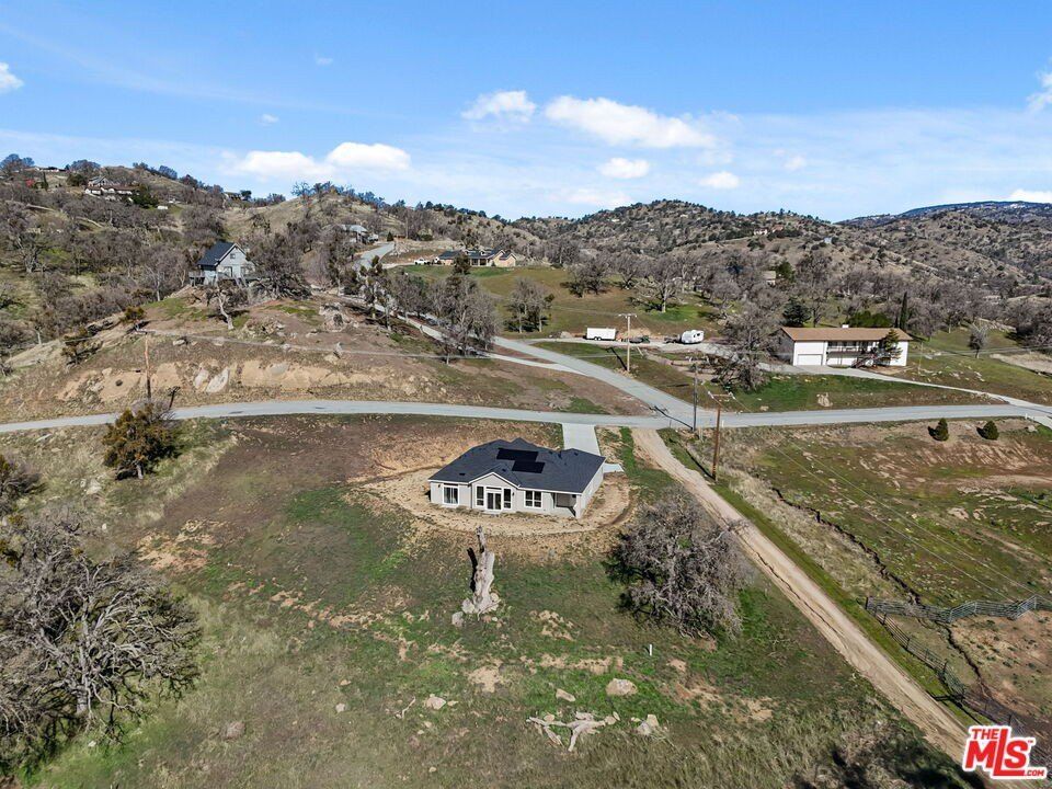 29300 Horsethief Dr. Tehachapi, CA 93561
