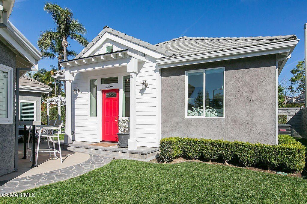 2181 Brookfield Drive. Thousand Oaks, CA 91362